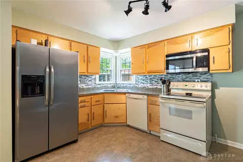 Kitchen - 3073 Mirimar St, Kettering, OH 45409 photo 2 of 2