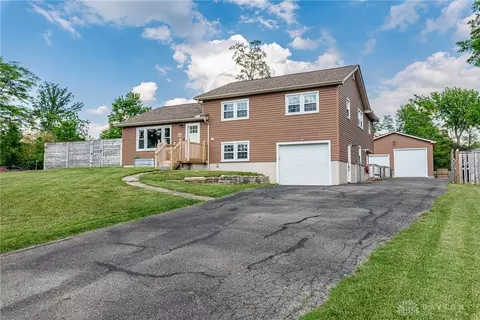 2408 Rollingview Ave, Dayton, OH 45431