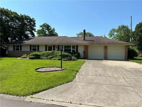 2130 Bending Willow Dr, Dayton, OH 45440