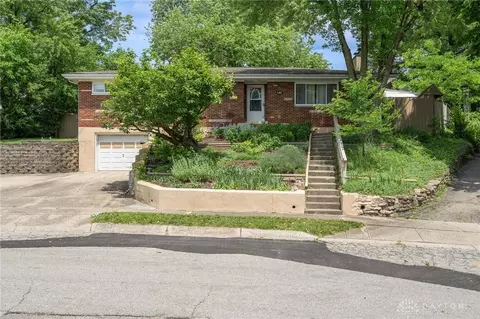 140 Circle Dr, Fairborn, OH 45324