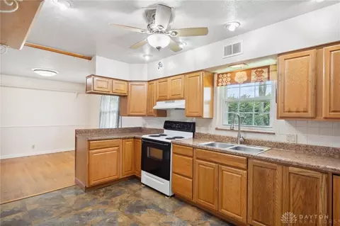 140 Circle Dr, Fairborn, OH 45324 photo 19