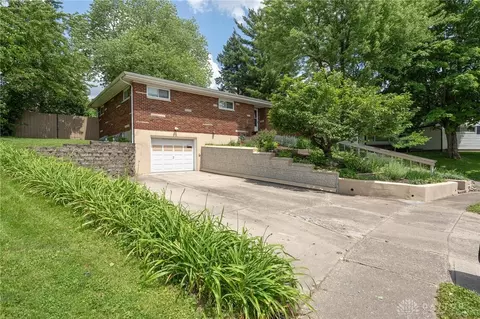 140 Circle Dr, Fairborn, OH 45324 photo 8