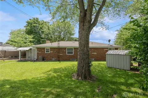 140 Circle Dr, Fairborn, OH 45324 photo 4