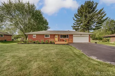 393 N Turner Dr, Lebanon, OH 45036