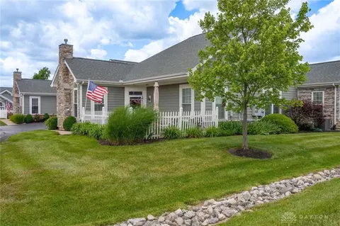 62 Abbey Dr, Springboro, OH 45066