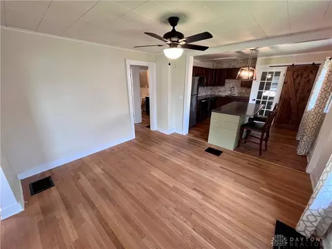 Living - 817 Homestead Ave, Springfield, OH 45503 photo 4 of 4