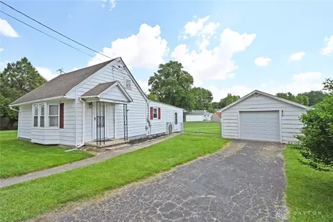 211 W Columbus Rd, South Charleston, OH 45368