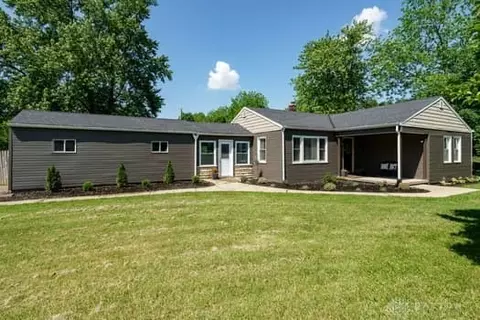 1889 Woods Dr, Dayton, OH 45432