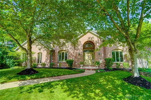 1328 Chaucer Pl, Maineville, OH 45039