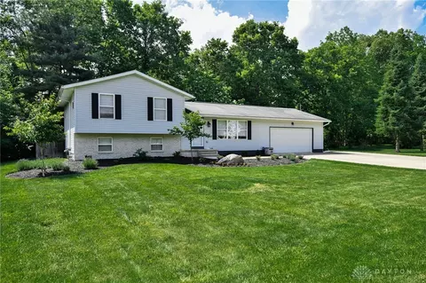 1545 Beaverbrook Dr, Dayton, OH 45432