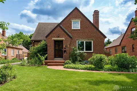 426 Dellwood Ave, Oakwood, OH 45419