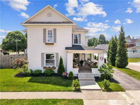 9 E Monument St, Pleasant Hill, OH 45359