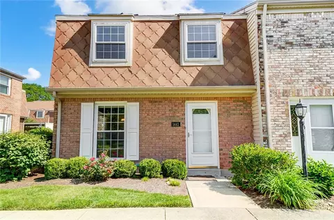 1441 Crown Point Ct, Dayton, OH 45434