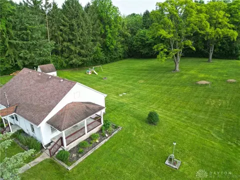 5485 S Pitchin Rd, Springfield, OH 45502 photo 2