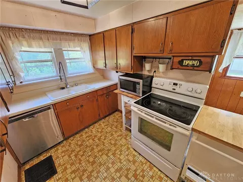 5485 S Pitchin Rd, Springfield, OH 45502 photo 11