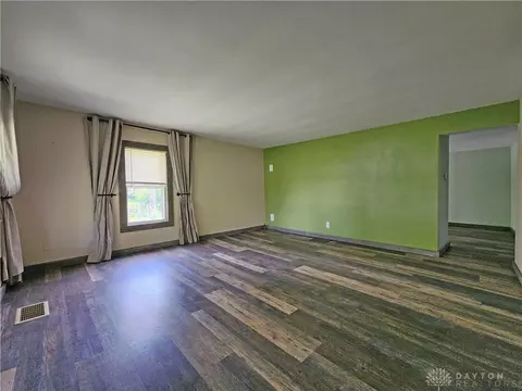 5485 S Pitchin Rd, Springfield, OH 45502 photo 5