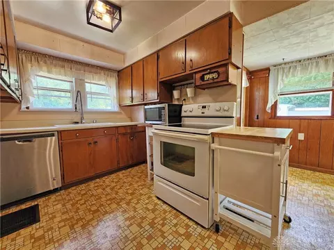 5485 S Pitchin Rd, Springfield, OH 45502 photo 10
