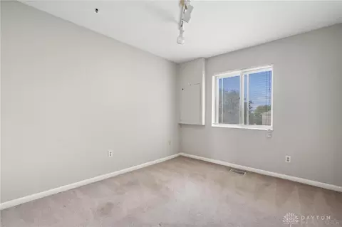 5630 W Coach Dr #E, Dayton, OH 45440 photo 17
