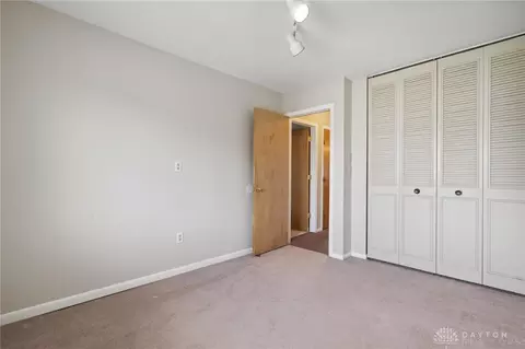 5630 W Coach Dr #E, Dayton, OH 45440 photo 18