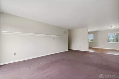 5630 W Coach Dr #E, Dayton, OH 45440 photo 11