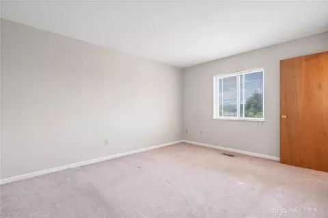 5630 W Coach Dr #E, Dayton, OH 45440 photo 21