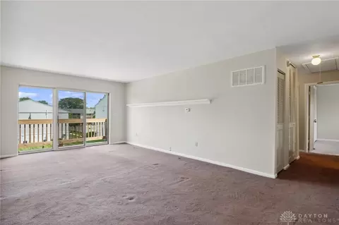 5630 W Coach Dr #E, Dayton, OH 45440 photo 9