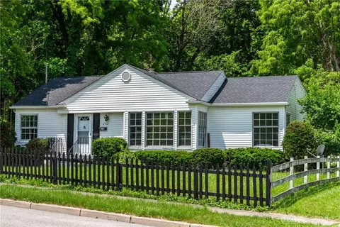 2712 Lagonda Ave, Springfield, OH 45503