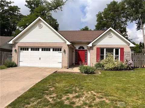 6033 Riva Ridge Dr, Dayton, OH 45414