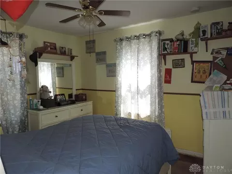 Bedroom - 1663 Darst Ave, Dayton, OH 45403 photo 4 of 4