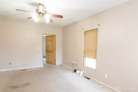 901 N Burnett Rd, Springfield, OH 45503 photo 3