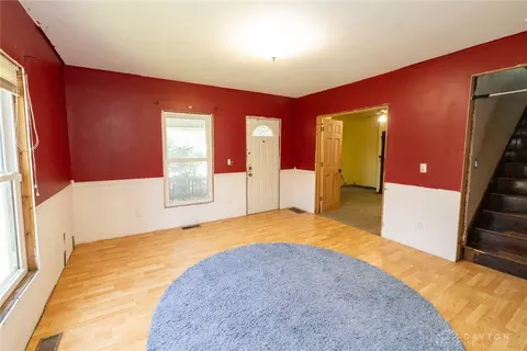 901 N Burnett Rd, Springfield, OH 45503 photo 2