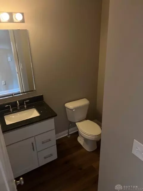Bath - 1765 Magnolia Blvd, Springfield, OH 45503 photo 2 of 2