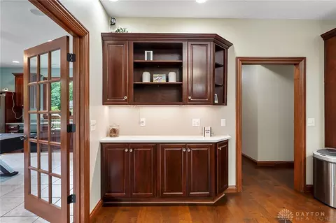 Entry Way - 7691 Deer Path Ct, Springboro, OH 45066 photo 3 of 5