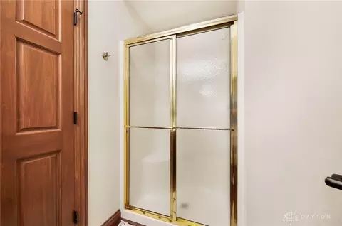 Bath - 7691 Deer Path Ct, Springboro, OH 45066 photo 6 of 10