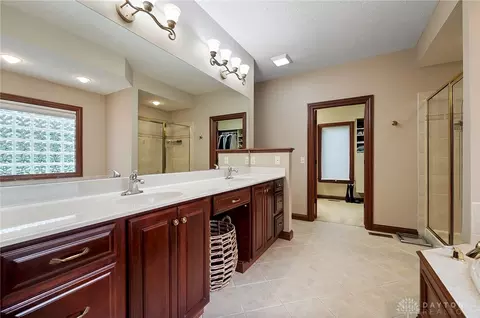 Bath - 7691 Deer Path Ct, Springboro, OH 45066 photo 1 of 10
