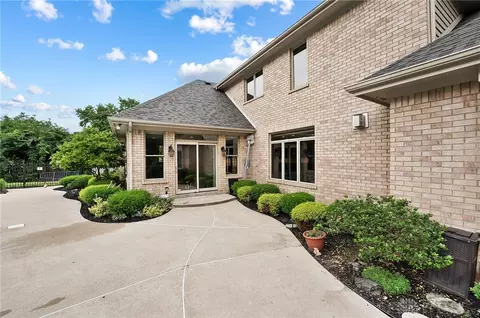Exterior - 7691 Deer Path Ct, Springboro, OH 45066 photo 8 of 9