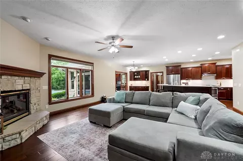 Living - 7691 Deer Path Ct, Springboro, OH 45066 photo 3 of 3