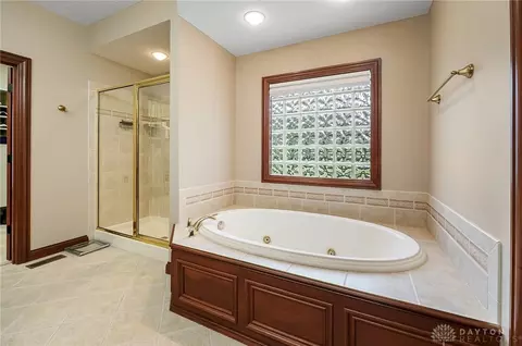 Bath - 7691 Deer Path Ct, Springboro, OH 45066 photo 2 of 10