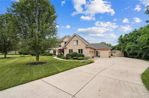 Exterior - 7691 Deer Path Ct, Springboro, OH 45066 photo 6 of 9