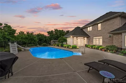 Exterior - 7691 Deer Path Ct, Springboro, OH 45066 photo 2 of 9