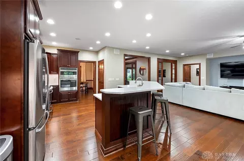 Kitchen - 7691 Deer Path Ct, Springboro, OH 45066 photo 3 of 9