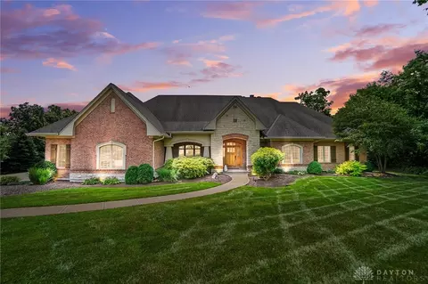 8179 Overlook Ct, Springboro, OH 45066