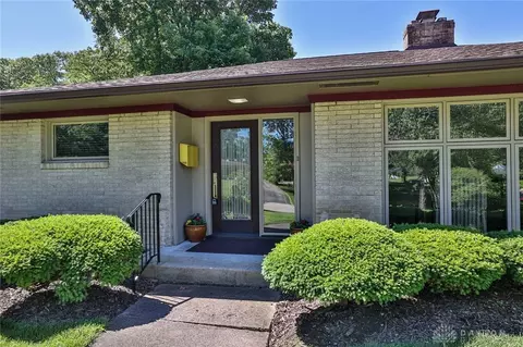 515 N Broadmoor Blvd, Springfield, OH 45504 photo 3