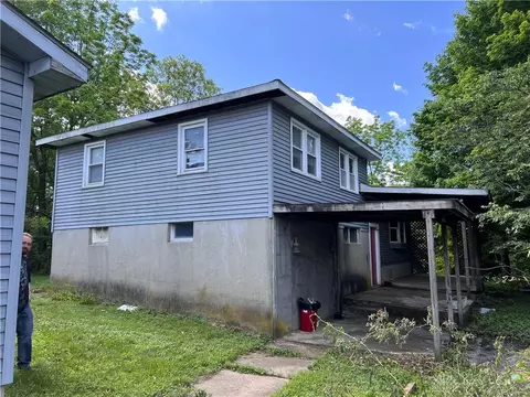 5718 Old Us Route 35 E, Jamestown Vlg, OH 45335