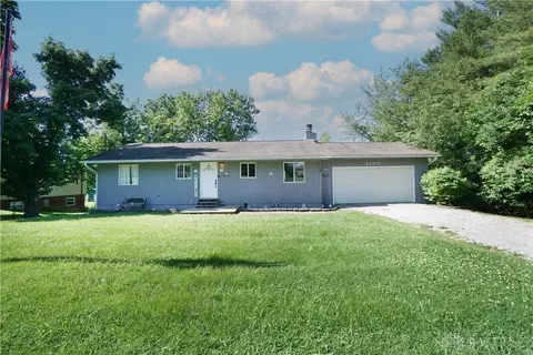 1305 Libby Ln, New Richmond, OH 45157