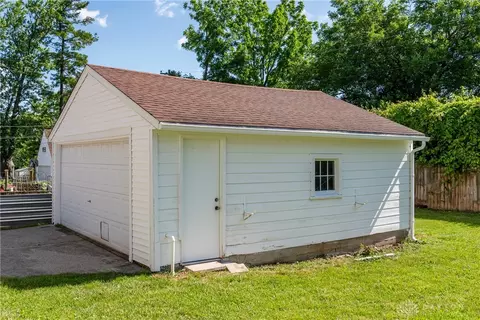 1950 W Bataan Dr, Kettering, OH 45420 photo 50