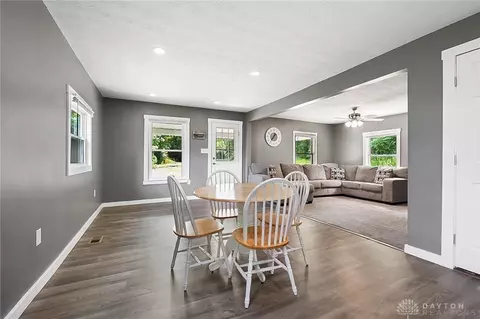 Dining - 1135 S River St, Franklin, OH 45005 photo 1 of 2