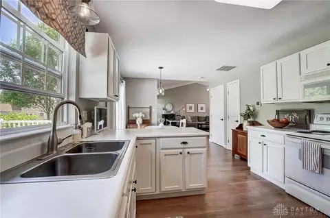 Kitchen - 115 Pursley Ln, Springboro, OH 45066 photo 7 of 8