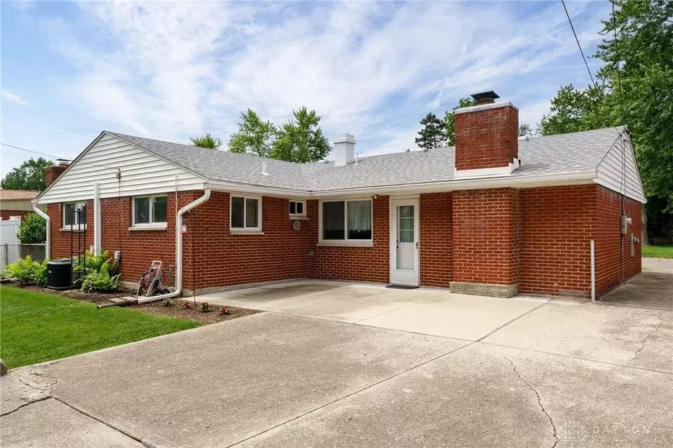 Exterior - 2328 Acorn Dr, Kettering, OH 45419 photo 6 of 9
