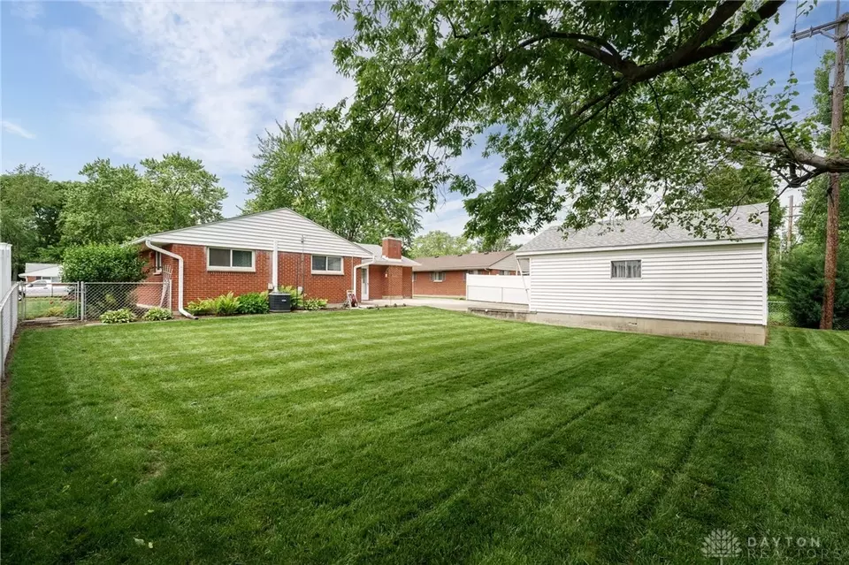 Exterior - 2328 Acorn Dr, Kettering, OH 45419 photo 9 of 9